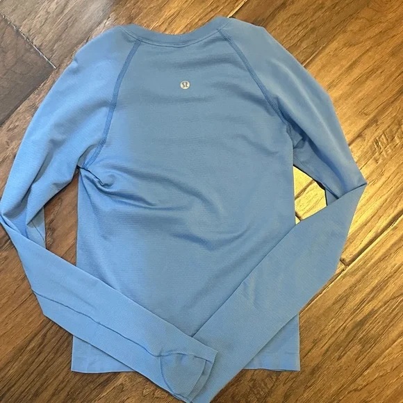 Lululemon Sky Blue Long Sleeve Swift size 2 - Picture 2 of 2